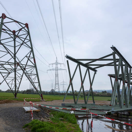 Strom Überleitungen Zwischen Ötisheim Enzberg