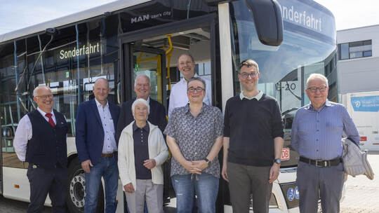 Neue Hybrid Busse im Stadtverkehr
