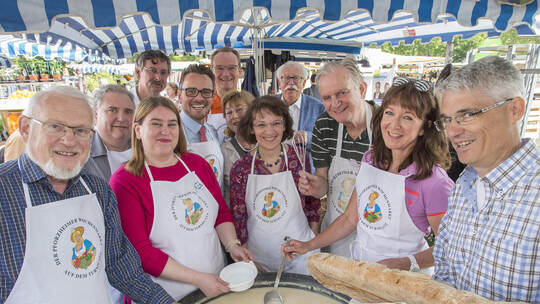 Erdbeer- und Spargelfest auf dem Wochenmarkt