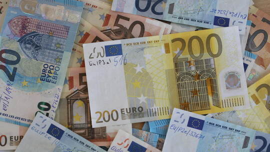 KINA - Ein paar Millionäre weniger