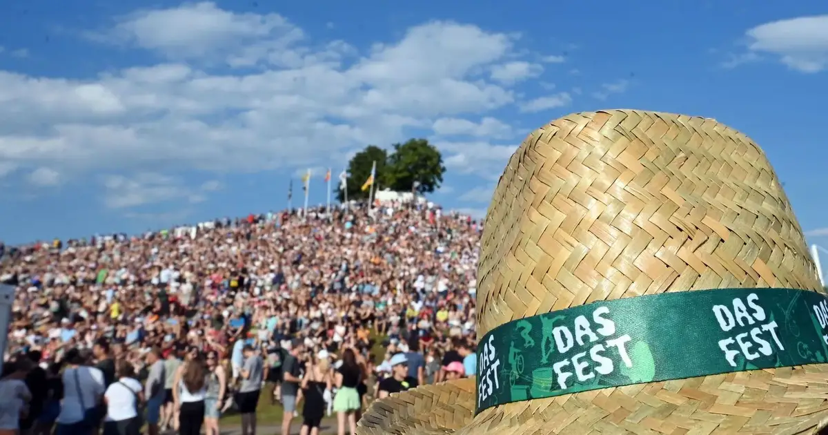 Der «Hügel» bebt wieder: Karlsruher «Fest» gestartet - Baden ...