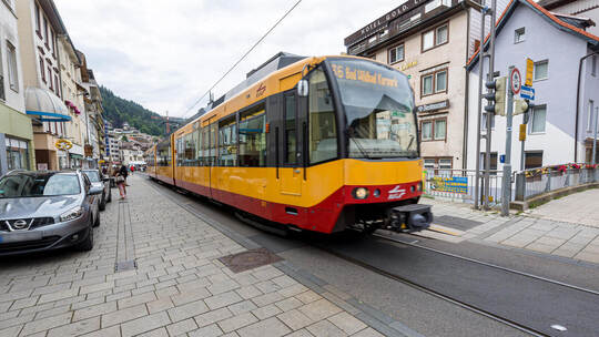 Normalerweise fährt die S 6 auch zwischen Wildbad Bahnhof und Kurpark. Seit Montag aber nicht mehr. Einen Ersatzverkehr gibt es Wildbad König-Karl-Straße