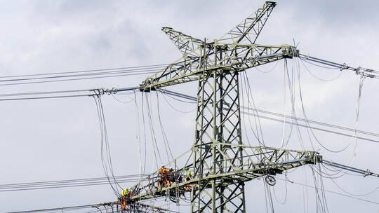 Strommasten Seilspannung Ispringen A8