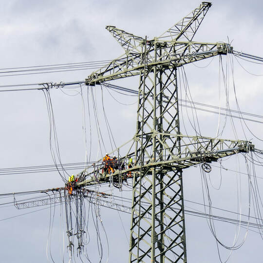 Strommasten Seilspannung Ispringen A8
