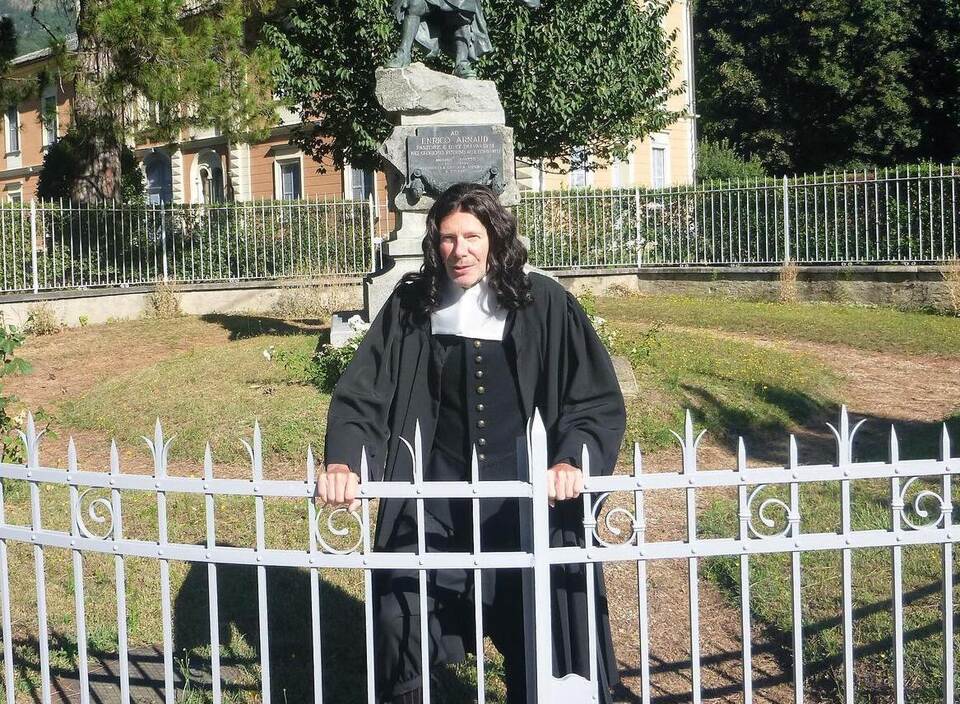 Dürrmenzer verwandelt sich als Stadtführer in Henri Arnaud Region