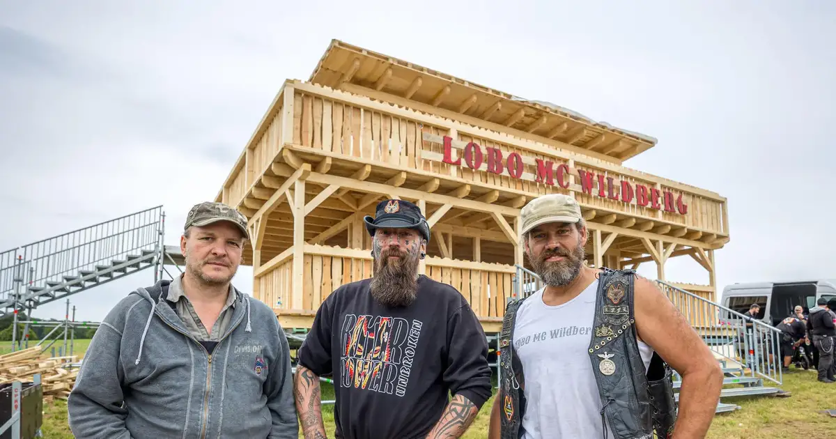 50 Jahre Lobo Motorcycle Club Harte Jungs bauen ihre eigene Stadt nahe Pforzheim Pforzheim