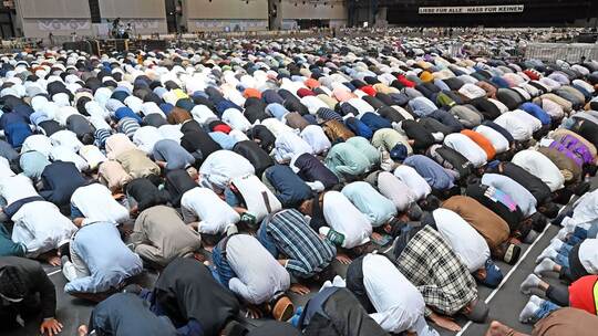 Jahrestreffen der Ahmadiyya Muslim Jamaat (AMJ) Jahrestreffen der Ahmadiyya Muslim Jamaat (AMJ)