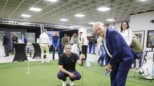 Eröffnung Kramksi Putter Indoor Golf Center.