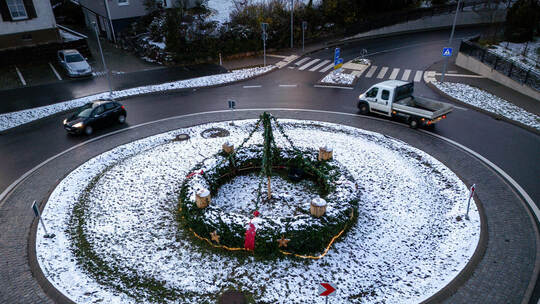Adventskranz Wurmberg Kreisverkehr