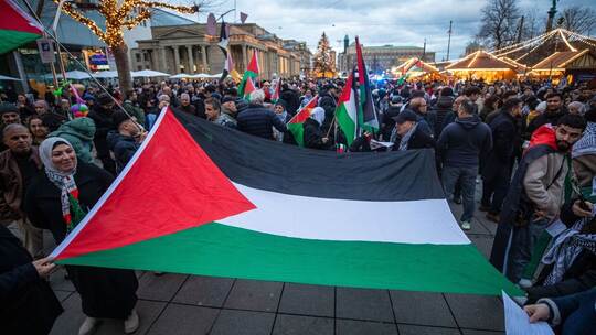 Tausend Teilnehmer bei Demo zum Gaza-Krieg in Stuttgart - Baden