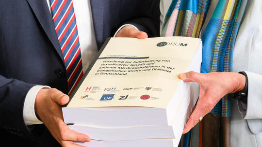 Vorstellung Studie zu Missbrauch in evangelischer Kirche