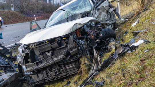 Unfall Hohenäckerallee 2 PKW