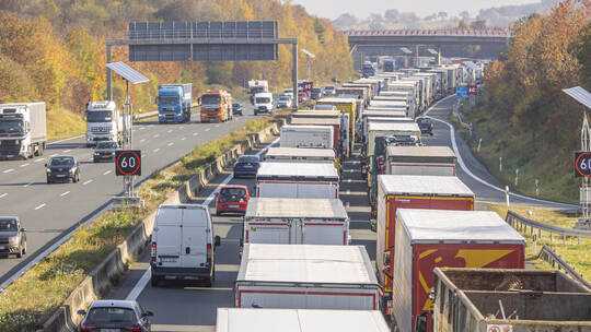 Stau Bundesautobahn A8 Pforzheim Nord