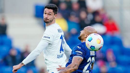 Kopfballduell Kopfballduell