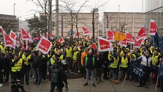 Verdi-Warnstreik - Frankfurt/Main