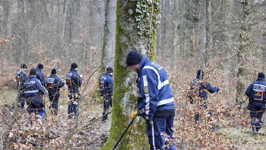 Suchmassnahme der Polizei nach dem Fund einer Leiche.