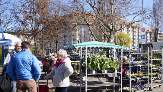 Wochenmarkt auf dem Turnplatz erstmals mit einem rollenden Supermarkt