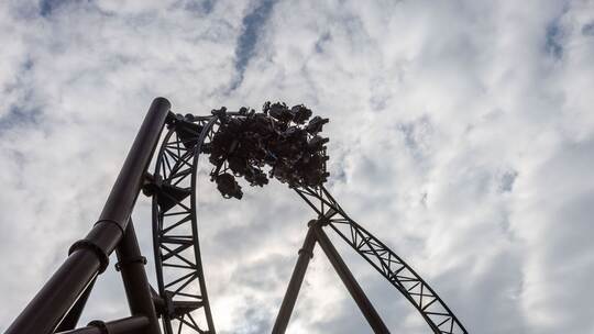 Neue Achterbahn Voltron Nevera wird im Europa-Park erprobt