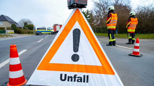 Fünf Verletzte bei Unfall auf Bundesstraße