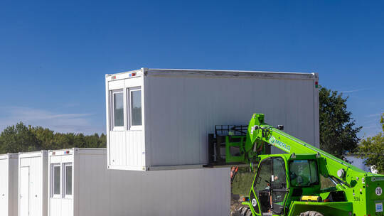 Erste Container für Flüchtlingsunterkunft in Upahl