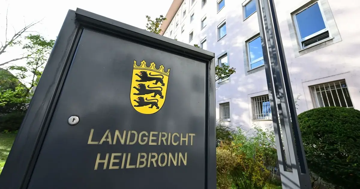 Neugeborenes aus Fenster fallen gelassen? Angeklagte gesteht BadenWürttemberg Pforzheimer