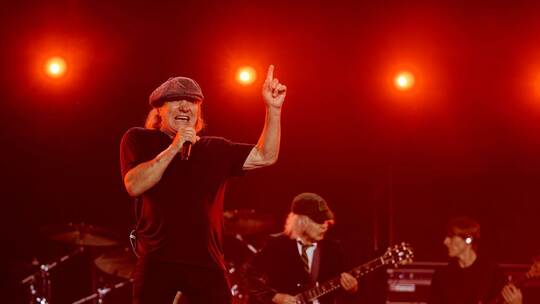 AC/DC rocken auf Schalke - Start der Europatour - Show-Biz / Boulevard ...