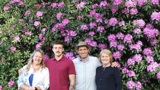 Eine Pflanzenoase mit blhender Pracht: Rhododendrontage locken viele  Besucher nach Karlsbad - Region - Pforzheimer-Zeitung