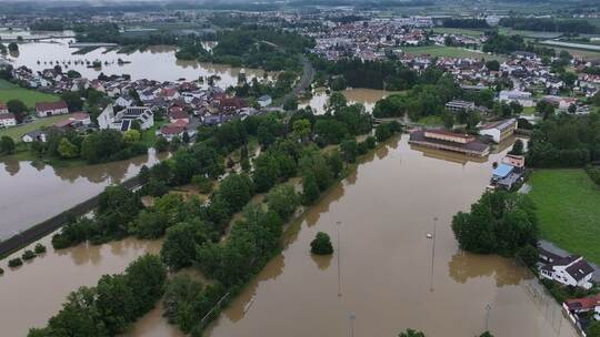 Hochwasser in Baden-Württemberg - Meckenbeuren Hochwasser in Baden-Württemberg - Meckenbeuren