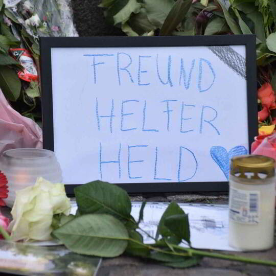 Mannheim: Trauer um bei Messerattentat getöteten Polizisten