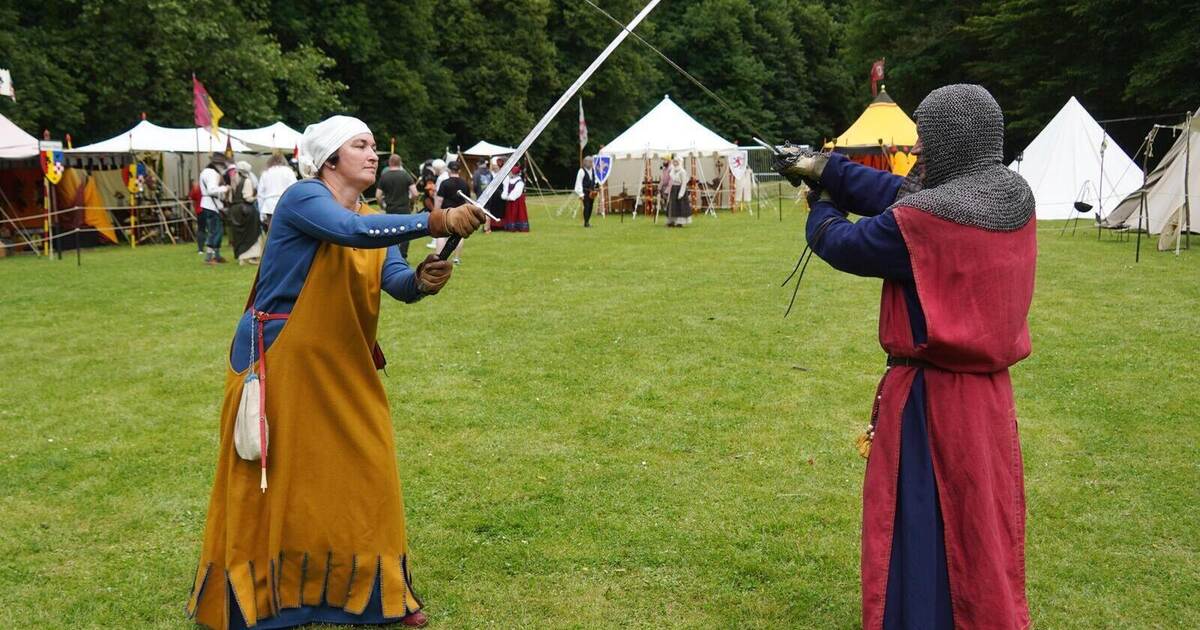 Musik trifft Mittelalter: Fest der Würmer Leutrum-Garde liefert ...