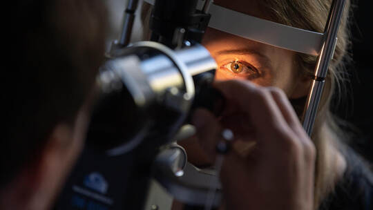 Untersuchungen: Der Blick ins Auge verrät viel über den Körper