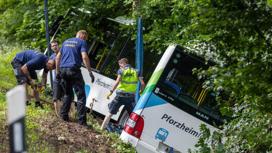 Busunfall Würmtal Tiefenbronn Bergung