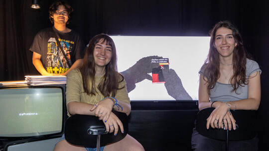 Hartnäckig heißt ein vielseitiges CD-Projekt von Kevin Nguyen, Anna Gawriltschuk und Hanna Schäfauer (von links). Werkschau S 24 Kunst