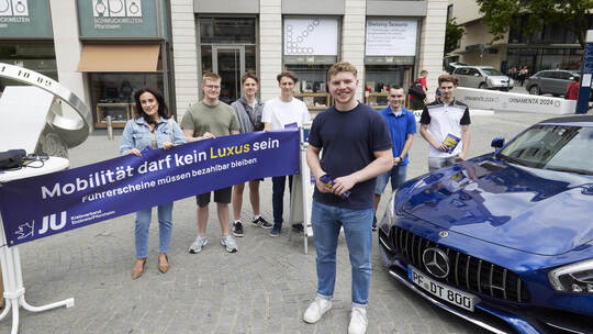 Aktion Junge Union, Kreisverband Enzkreis/ Pforzheim gegen explodierende Kosten für den Führerschein.