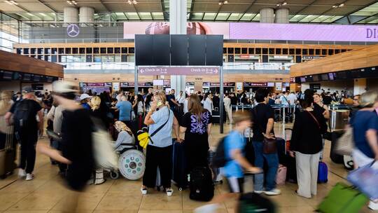 Weltweite IT-Ausfälle - Flugverkehr am BER eingestellt Weltweite IT-Ausfälle - Flugverkehr am BER eingestellt