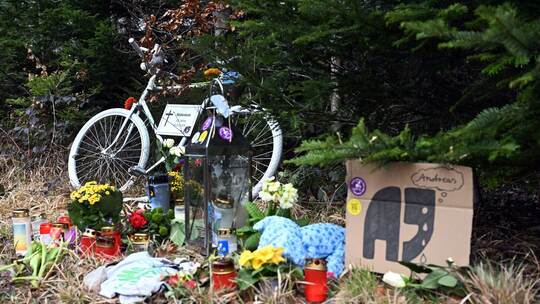 Gedenkstelle für bei Unfall gestorbenen Radaktivisten