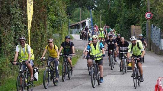 Check auf dem Rad: Die Aktivisten der „Critical Mass“ sind auch auf dem Sommerweg unterwegs, der vom Hauptfriedhof bis zur Eisin