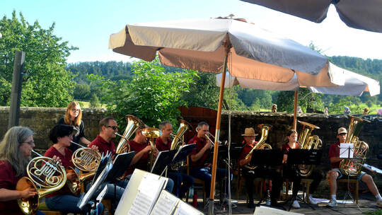 Der Posaunenchor Schützingen präsentiert sich musikalisch aufgeschlossen und sehr vielseitig. Fotos: Ulrike Stahlfeld
