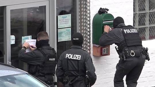 Verbot von muslimischem Verein - Razzia in Braunschweig Verbot von muslimischem Verein - Razzia in Braunschweig