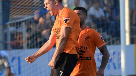 Niklas Hofmeister freut sich über sein 1:0 gegen den FC-Astoria Walldorf. Ripberger/PZ-Archiv
