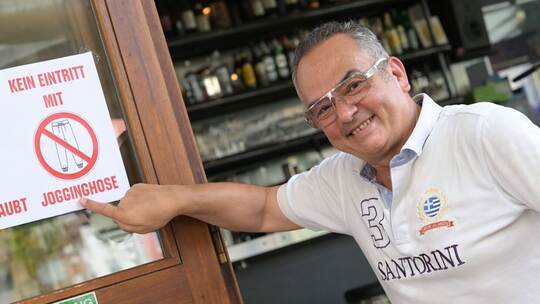 Pforzheimer Cafébetreiber verbietet Jogginghosen