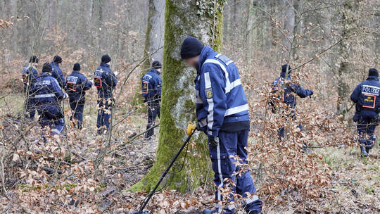 Suchmassnahme der Polizei nach dem Fund einer Leiche.