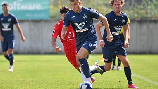 In der Fußball-Oberliga ist der 1. CfR Pforzheim nicht so leicht zu stoppen. Beim 3:0-Auswärtssieg gegen den FC Villingen II set