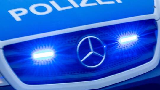 Polizeieinsatz mit Blaulicht Polizeieinsatz mit Blaulicht