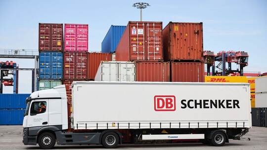 DB Schenker im Hamburger Hafen DB Schenker im Hamburger Hafen