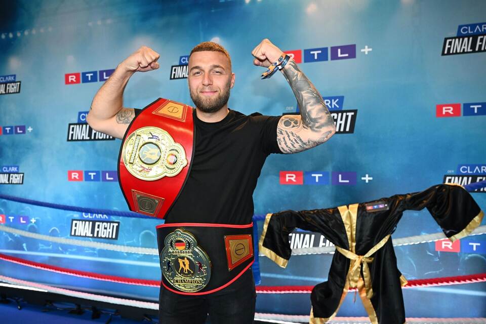 RTL «Der Clark Final Fight» - Entertainer Raab gegen Halmich RTL «Der Clark Final Fight» - Entertainer Raab gegen Halmich