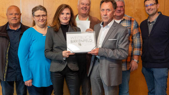 Unterschriftenübergabe BI Birkenfeld