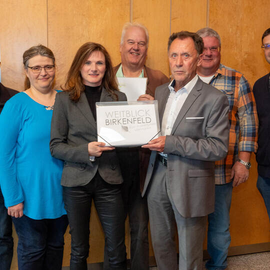 Unterschriftenübergabe BI Birkenfeld