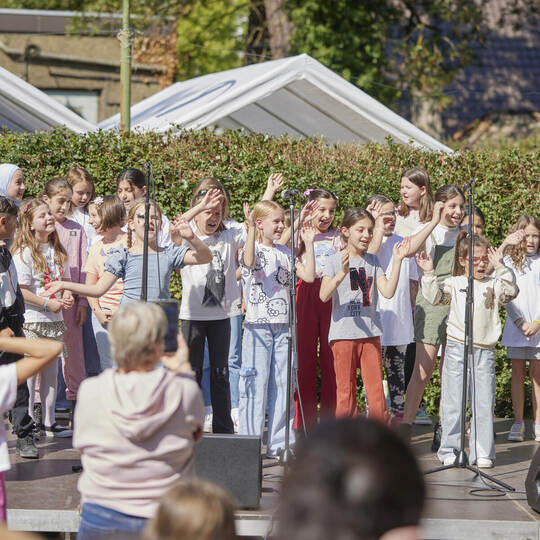 1. Brötzinger Kinderfest