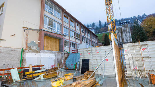 Schadstoffe wurden bei der Sanierung des Calmbacher Schulbaus gefunden – darunter auch Asbest. Foto: Meyer Calmbach Fünf-Täler-Schule